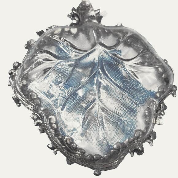 Set of 2 Vintage Ornate Clear Glass Soap Dish with Angel and Leaves - Picture 3 of 3